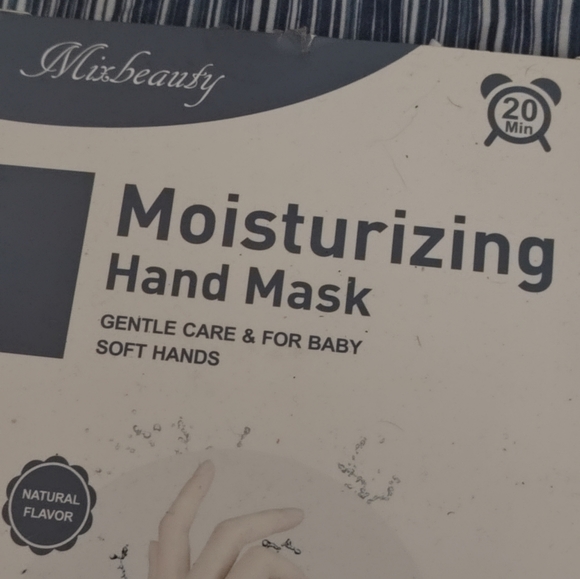 NEW!! MixBeauty Hand Mask (Set Of 3) - Picture 3 of 6
